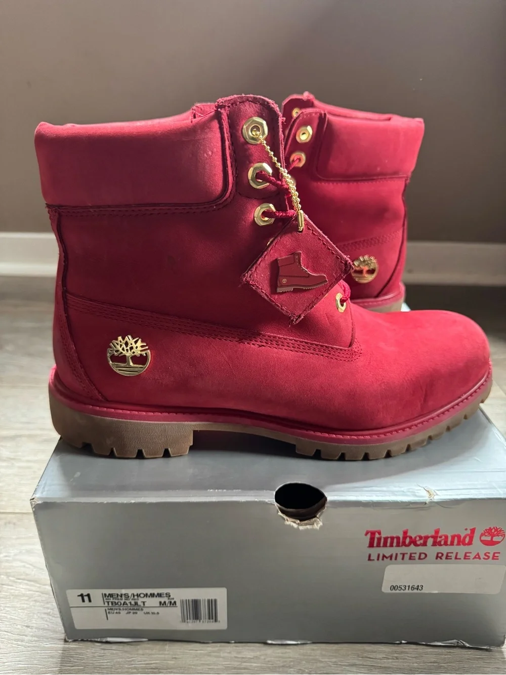 Timberland Men's 6-Inch Boot in Red with Gold Hardware